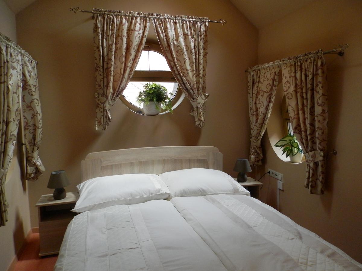 Nagyret Panzio Eger Bed & Breakfast Екстериор снимка
