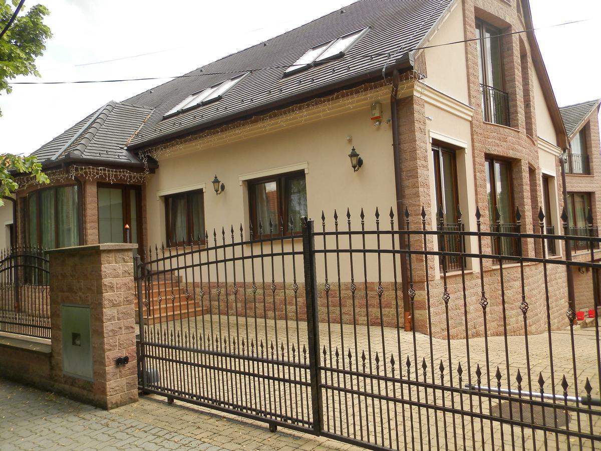 Nagyret Panzio Eger Bed & Breakfast Екстериор снимка