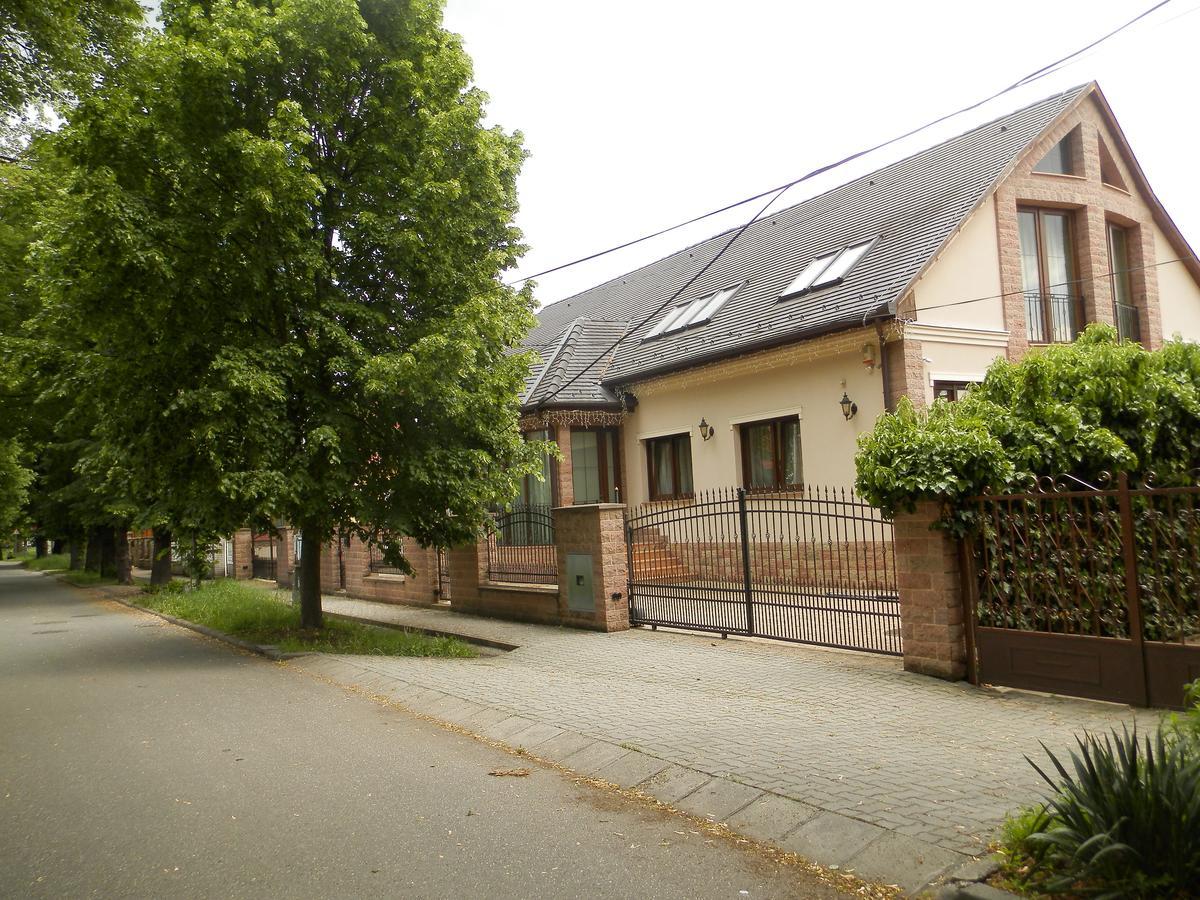 Nagyret Panzio Eger Bed & Breakfast Екстериор снимка